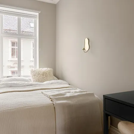 アパート Dinbnb I 1898 Building With 95 Sqm Of Luxury I 2x Workspace ベルゲン
